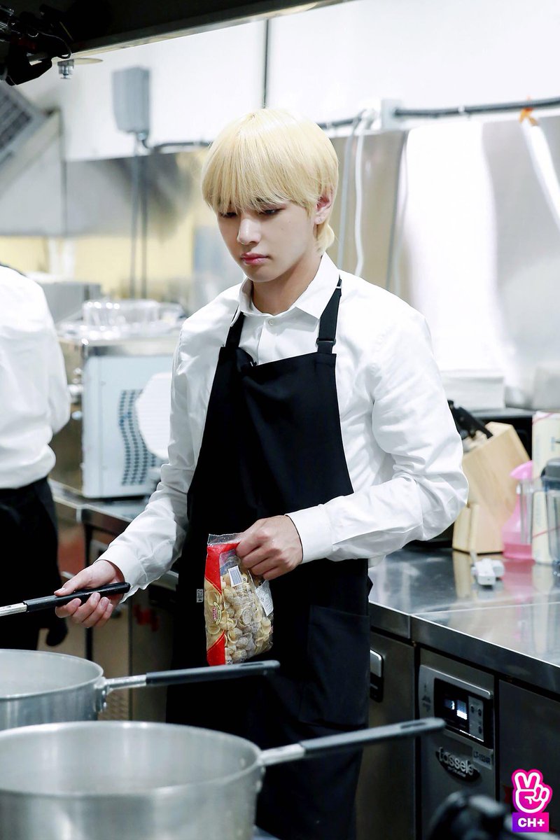 Seoul_ItalyBTS's tweet photo. #RunBTS EP 58 #BTS 
#VApp 📷[#FOTO]  #BTSCH+

Foto #preview dell'episodio di oggi di Run BTS

#Maknaeline #JIMIN
#V #JUNGKOOK #Taehyung 08-01-19 https://t.co/XOqNK5tIfd