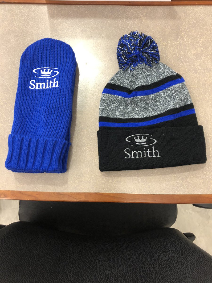 kerriregan's tweet photo. Making sure our #QueenMIB students stay warm during today’s #scavengerhunt on campus as we welcome our new @SmithBusiness exchange students #smithglobal https://t.co/BRevOy0dP7