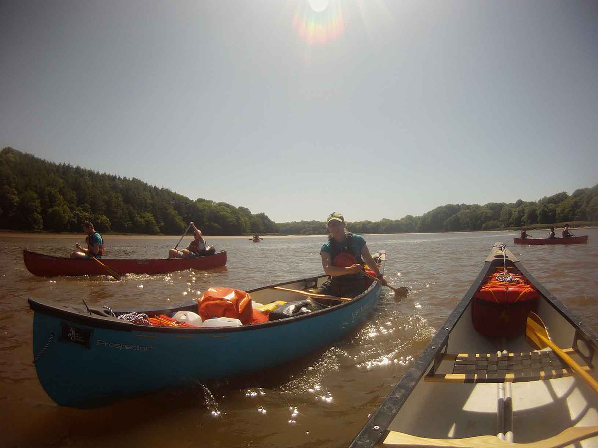 PCFCIC's tweet image. We need volunteers to join the SWEPT project on a canoe trip on the Milford Haven Waterway. The aim will be to collect water samples to better understand nutrient levels. Trips will include qualified instructors &amp;amp; equipment
For more info visit our website: buff.ly/2CXBc6k