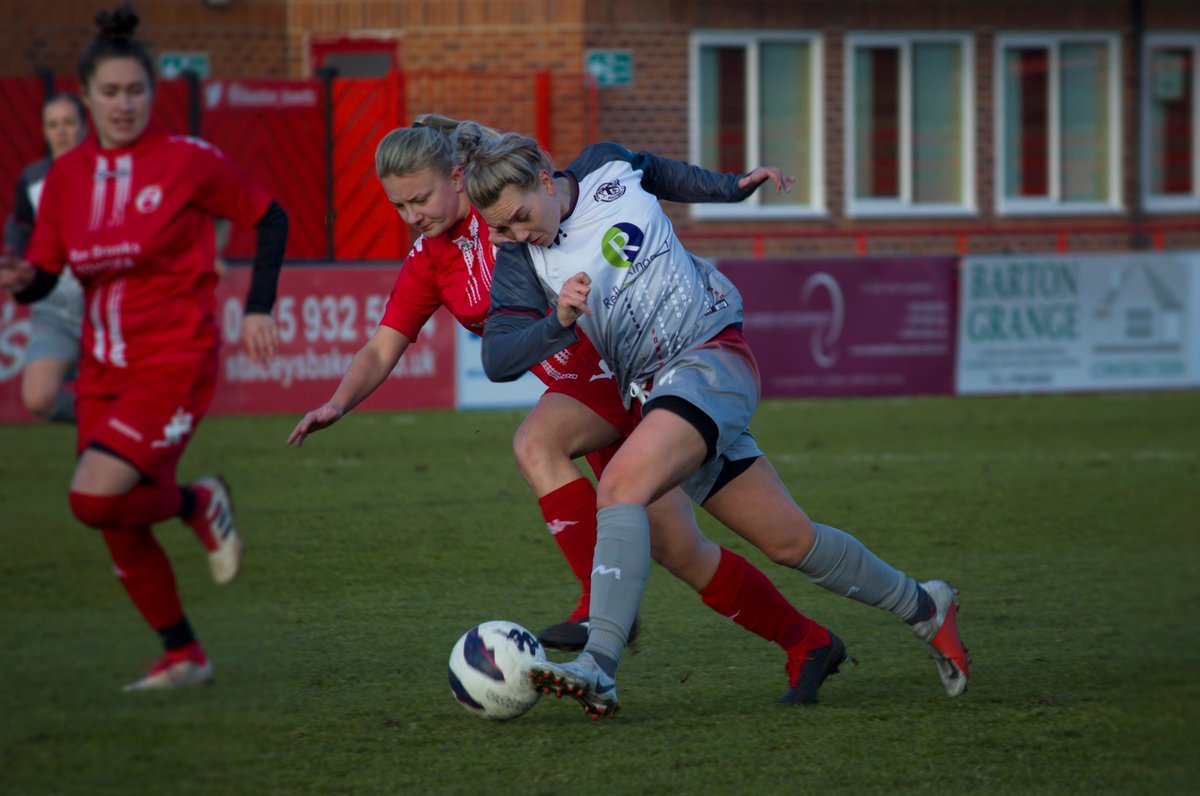 FloraMartyr's tweet photo. Some action shots from Sunday's game @ITFC_Ladies vs @BoroughLadies ⚽️

🏟️ The New Manor Ground 

#groundhopping #womensfootball https://t.co/P51pGkzdD8
