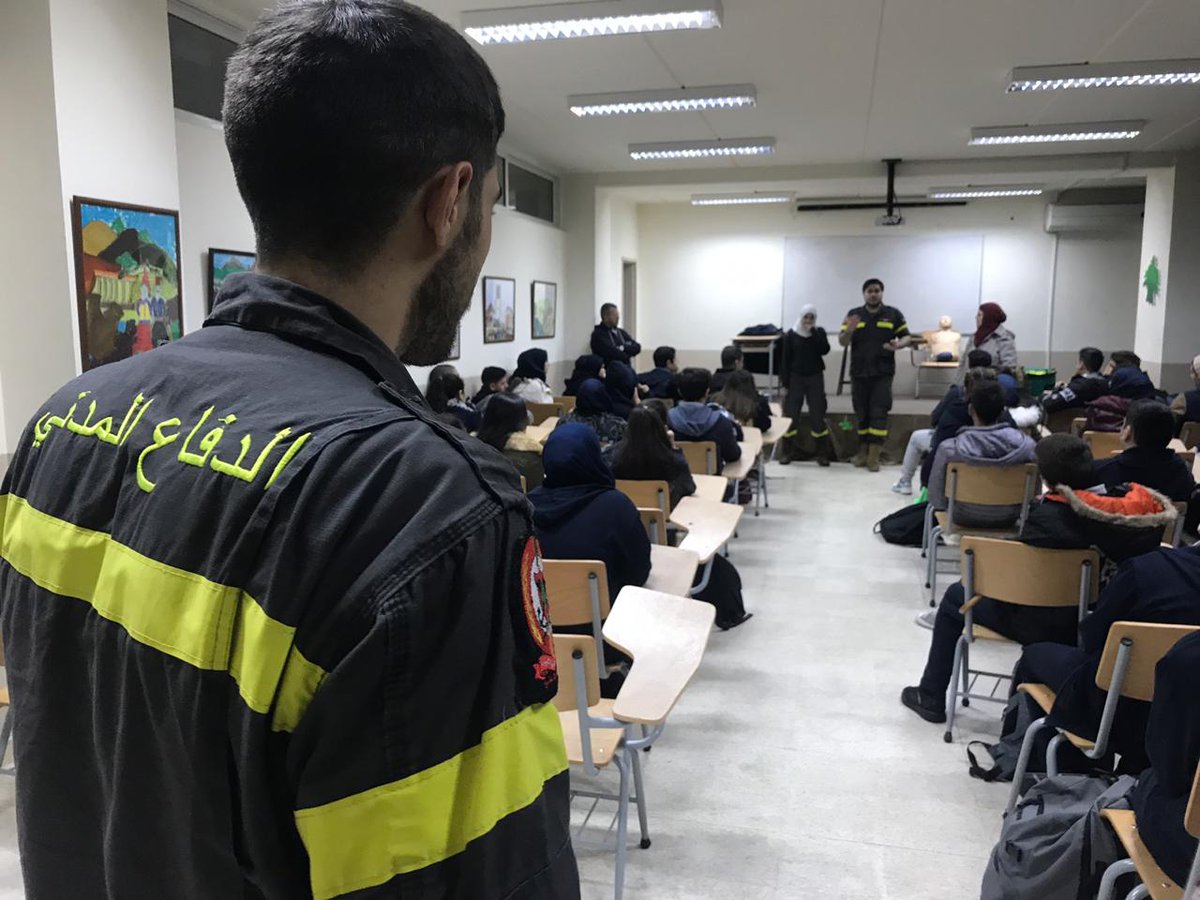 Community service at Beirut Al Horoj School/ Ras Beirut.
#LebaneseSpotlight #LSL #CommunityService #دفاع_المدني #لبنان #بيروت #Volunteers #Volunteering #Learning #Community #Love #Family #peace