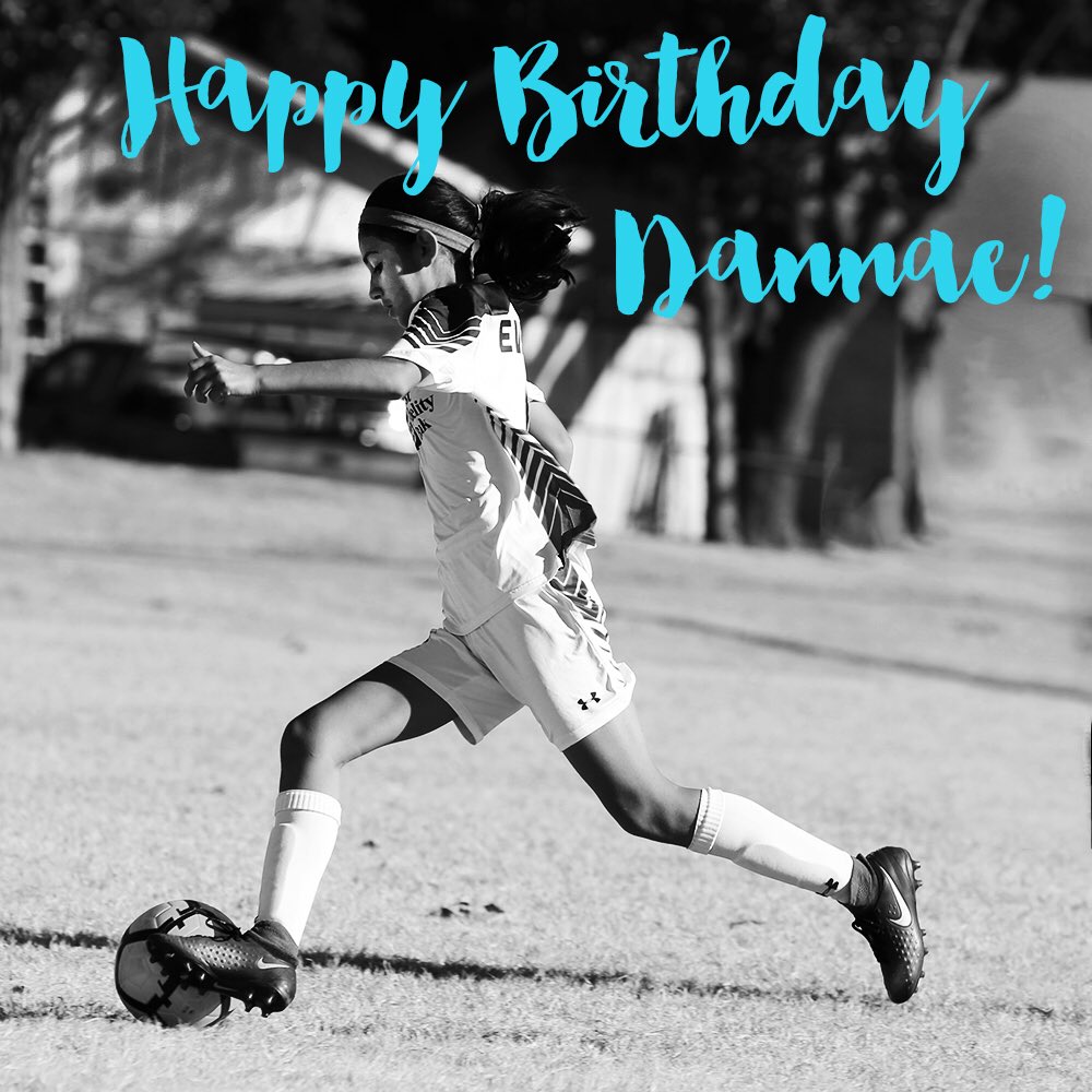 oefc08girlsecnl's tweet photo. Wishing HAPPY BIRTHDAY to our awesome midfielder DANNAE today! Hope your day is amazing! π°ππ
#happybirthday #dannae #oefc08girlscentral #bringtheenergy #soccergirlsrock https://t.co/FZQ6RdhBYn