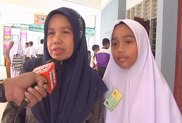 501Awani's tweet photo. #AWANInews #AWANI745 Ibu bergaji RM30 sehari terharu anak layak ke Sekolah Berasrama Penuh

https://t.co/CNuIpfXrJw https://t.co/Dz4XTWVA3C