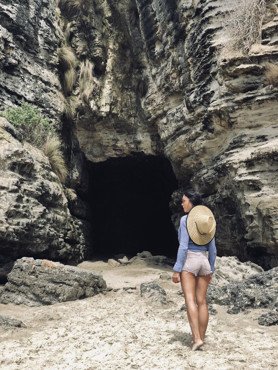 LaysaaBeatriz's tweet photo. Eu não sei vocês, mas eu tenho um fotógrafo particular que olha 👌🏻♥️ #lastholidays #JervisBay #australia #holidays #cavebeach #BoodereeNationalPark https://t.co/Bx1Z71j82t