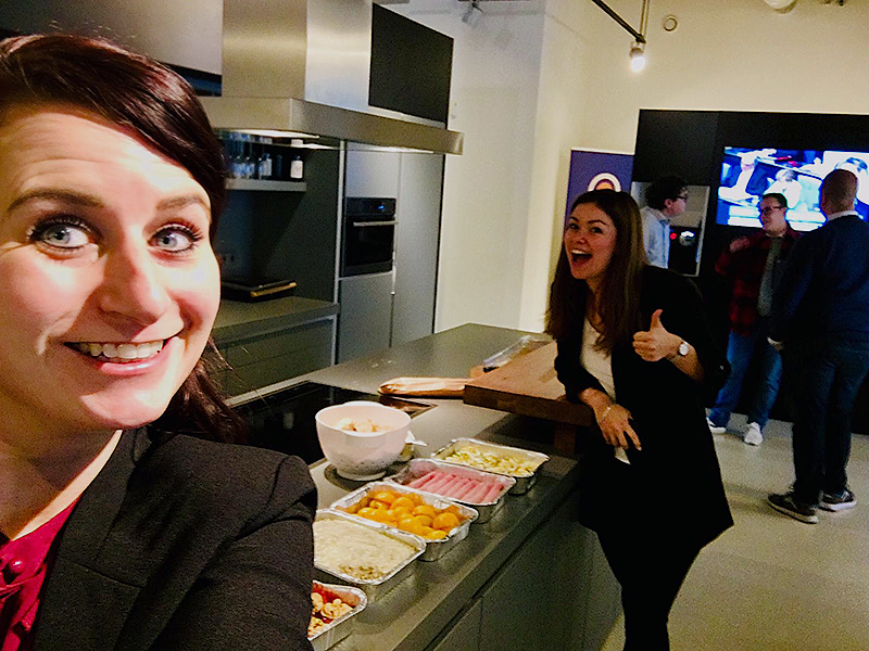 DecomPeople's tweet photo. Feest op kantoor! Terwijl het lijkt alsof half Nederland met de griep thuis zit, vieren wij vandaag Natascha's verjaardag met heerlijke zelfgemaakte koude schotel.
Gefeliciteerd Natascha! #TeamDecom https://t.co/FpiHdfsb3m