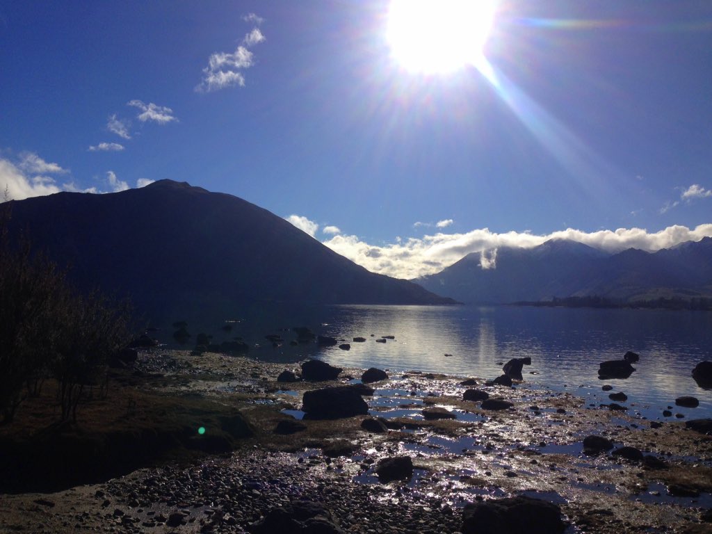 Just some hidden bay in New Zealand 🇳🇿 budgetbucketlist.com/wanaka
#newzealand #hitchhiker #couchsurfing #travelnewzealand