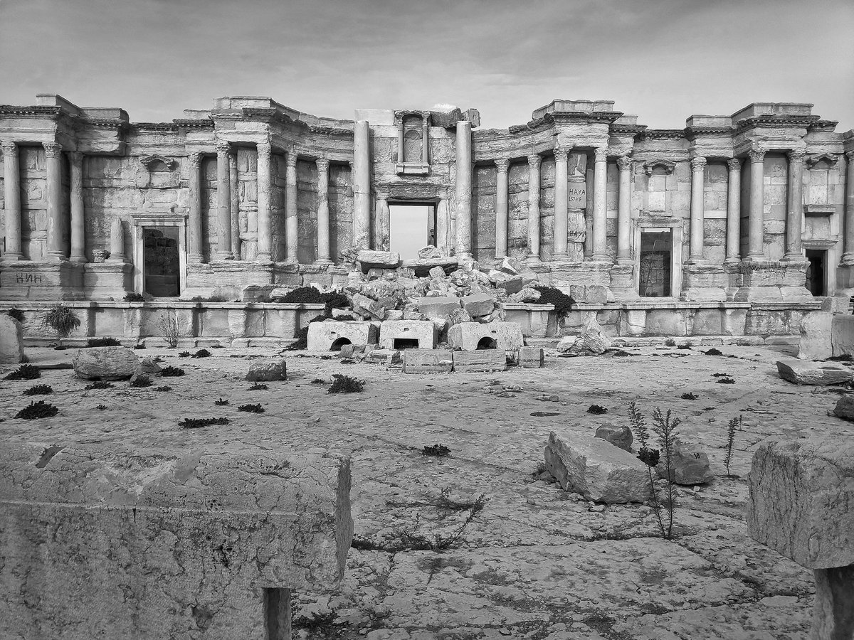 #syria #syrianarabrepublic #palmyra 
#blackandwhite #sky 
#streetstory #streetstyle #streetmagazines 
#streetphoto #streetphotography #photography 
#mobilecamera #pocophone