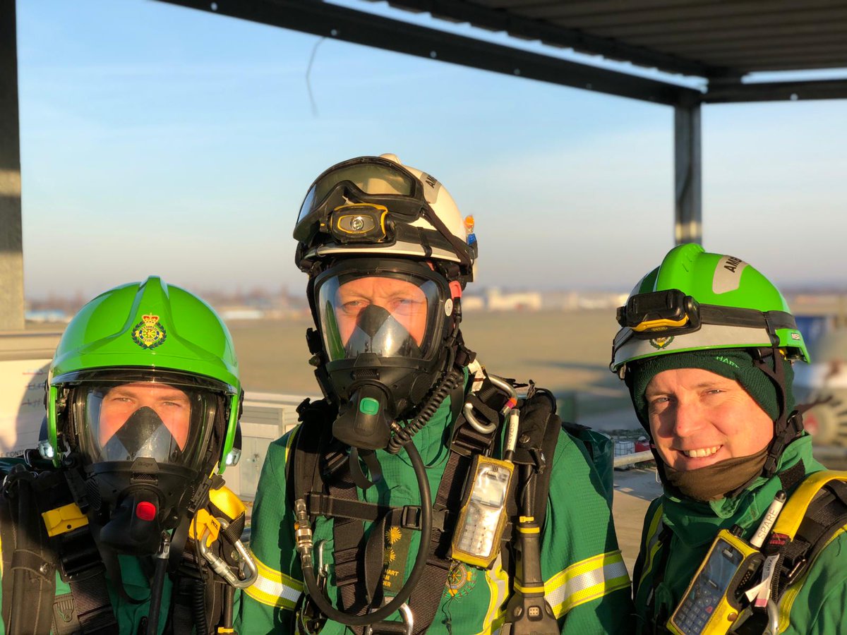 SCAS_HART's tweet photo. 1 of 3. Last week members White, Yellow, Green and Blue teams completed their High Risk Confined Space course. Thanks to @Hightown56 and @SOU_Airport for allowing us to use your training facilities #UKHART #Paramedics #trainedtotreat #confinedspace #USAR #breathingapperatus https://t.co/K33AlfF6cx