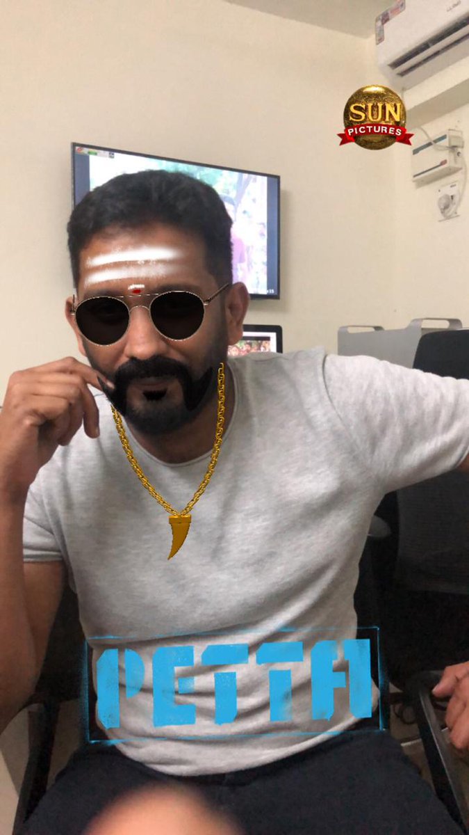 sunpictures's tweet image. .@actorsimha and editor @vivekharshan gets #Rajinified with #PettaFilter !

Try out and #GetRajinified yourself : 

facebook.com/fbcameraeffect…