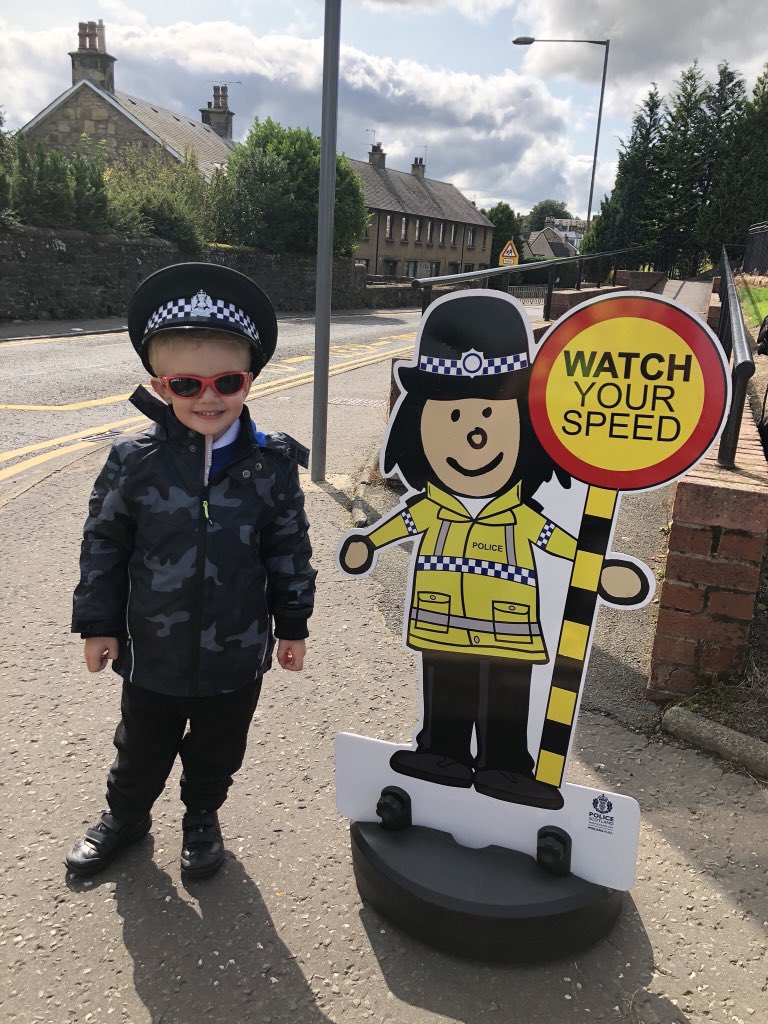 School_RdSafety's tweet photo. It’s nearly #School pick up time so please make sure you #SlowDown when you approaching a #SchoolZone
#Children under the age of 10 cannot judge the speed and distance of approaching vehicles #SpeedKills #CautionChildren #RoadSafety https://t.co/IwDV4ABPP1