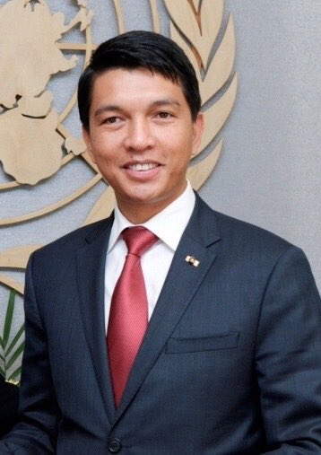 Félicitations au nouveau Président de la République de Madagascar, Andry Nirina Rajoelina. 
La HCC a confirmé ce mardi 8 janvier les résultats, donnant Andry Rajoelina vainqueur avec 55,66% des voix contre Marc Ravalomanana qui a récolté 44,34% des suffrages.
