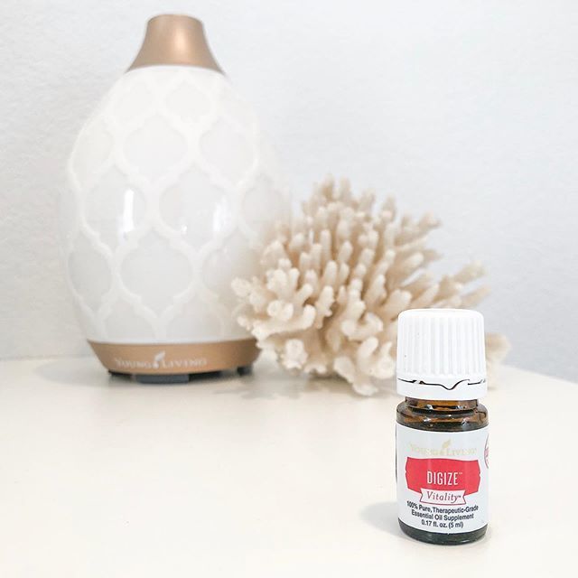 illistyle's tweet photo. Digize. This smell is hands down my least favorite oil ever. I got it in my Starter kit and was like “hard pass.”
•
But then I needed it. Like “OMG my stomach is trying to murder me” needed it and so I put a drop in my belly button in desperation. An… https://t.co/41XflFozPW https://t.co/q3JODLIvfl