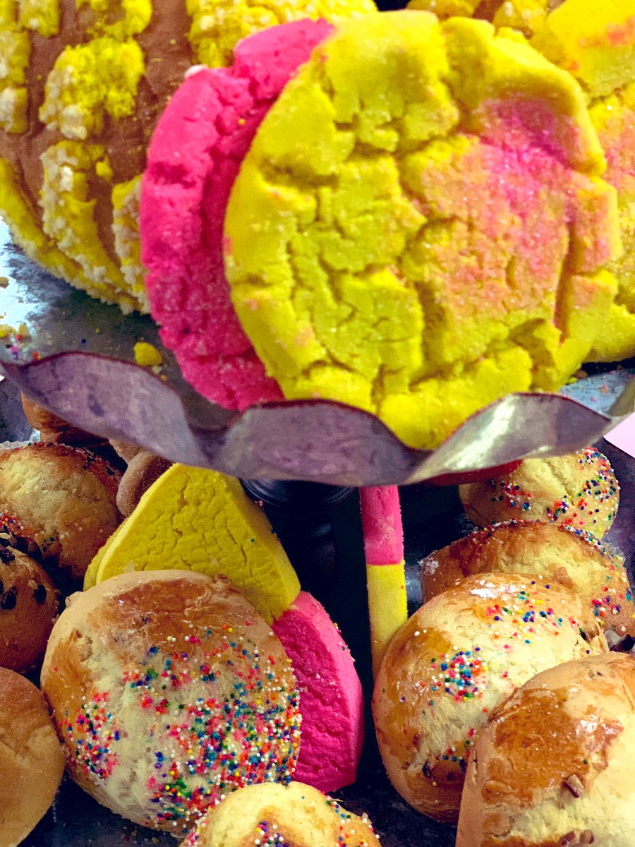 AngelWilson36's tweet photo. Pan Dulce with the Principal happening now! We are still going North and our parents are still on board. Not to mention @CorneliusElem turns 60 in 2020! We are planning now. New hashtag alert #60in20‼️#WeAreCornelius https://t.co/sPTsLRcmBX