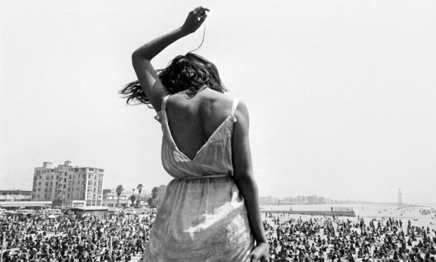 Ivan_libertario's tweet photo. Aspettando #SeiGradiRadio3...
(Alle 18-dal Lunedi al Venerdi)

Venice Beach Rock Festival, California, USA, 1968

Dennis Stock / Magnum Photos https://t.co/YutinYkL5o