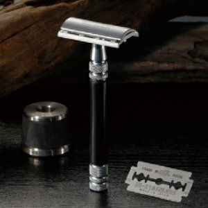 EdwardsShaving's tweet photo. Great to sell a Feather WD-2S today. This is a fine safety razor from the Japanese company.
https://t.co/hCOQtORk1n https://t.co/EZpwoQnKst