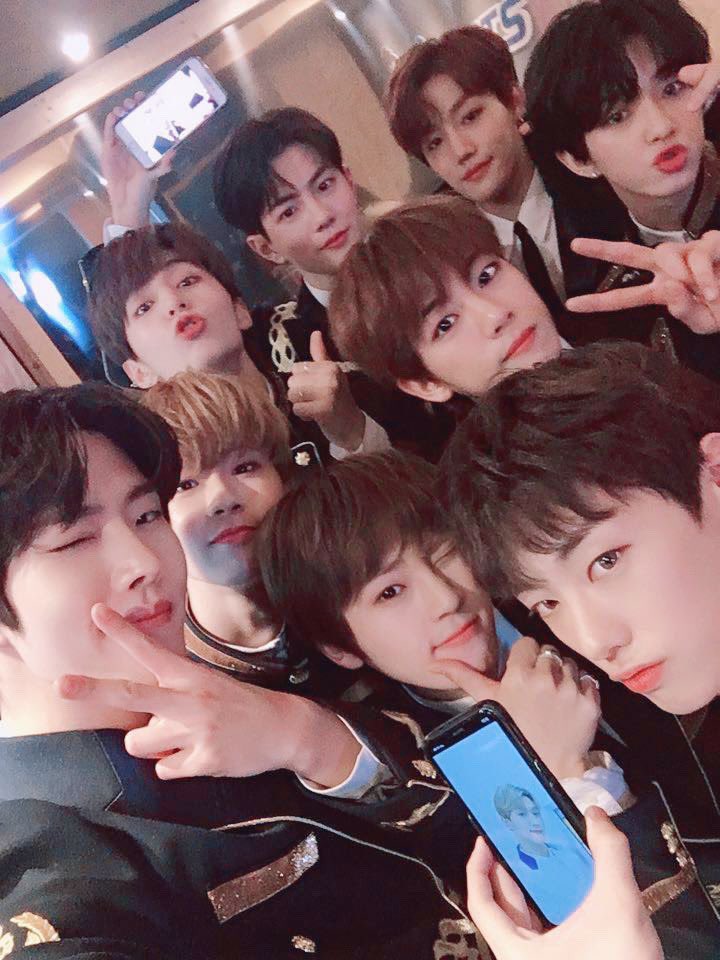 mochigolcha's tweet photo. happy 500 days with golcha! 💖💓
thank you for making our days brighter and helping us get through tough times.
goldenness will always be by your side. here’s to making more memories 💫✨

#우리의_500일_황금처럼_빛나
#500Days_with_GoldenChild https://t.co/i7mReW4u7K