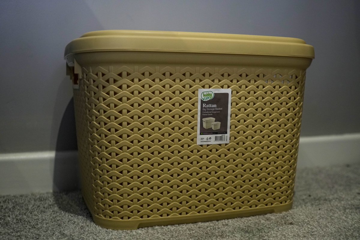 storageboxuk's tweet image. Fed up of dirty washing lying around? Well no more! This stylish rattan washing basket can take away all your dirty laundry.

The size means it can hold a large amount of washing, with its handles either side it makes for easy carrying around thehouse👌🏼

#plasticstorageboxes