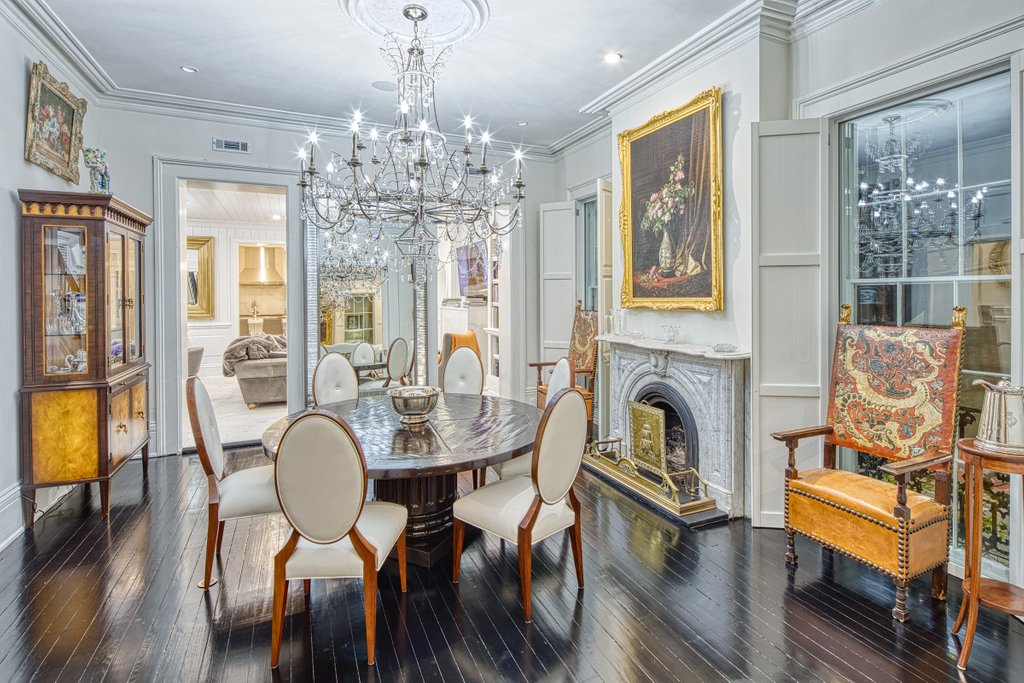 LuxuryRealEstate.com tweet media