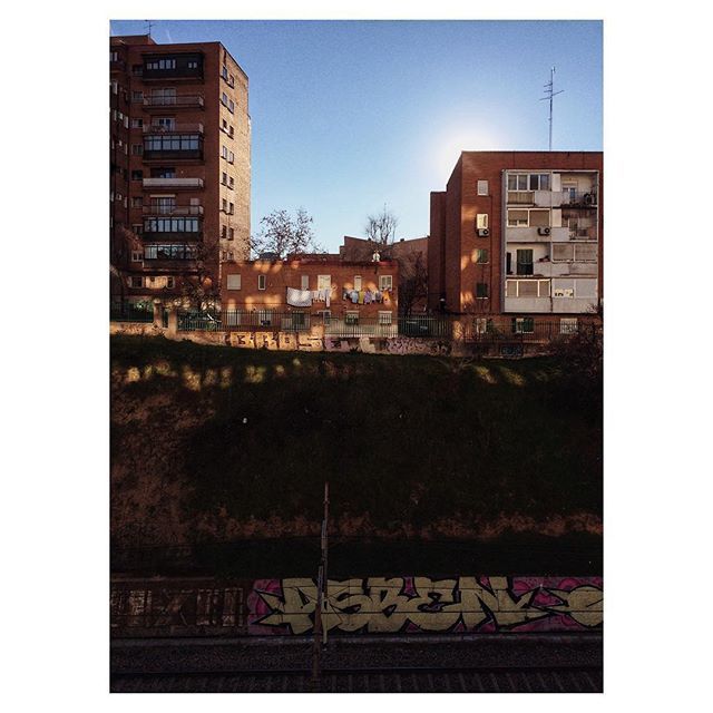 Fotocolectora's tweet photo. El barrio de Begoña al atardecer.
Begoña is one of the residencial neighborhoods of Madrid. .
.
#spain #madrid #photooftheday #photo #graffiti #trainroad #street #sunset #blusky #iphone5s #photography https://t.co/kSV32tqIBV https://t.co/SopIl2xVr2
