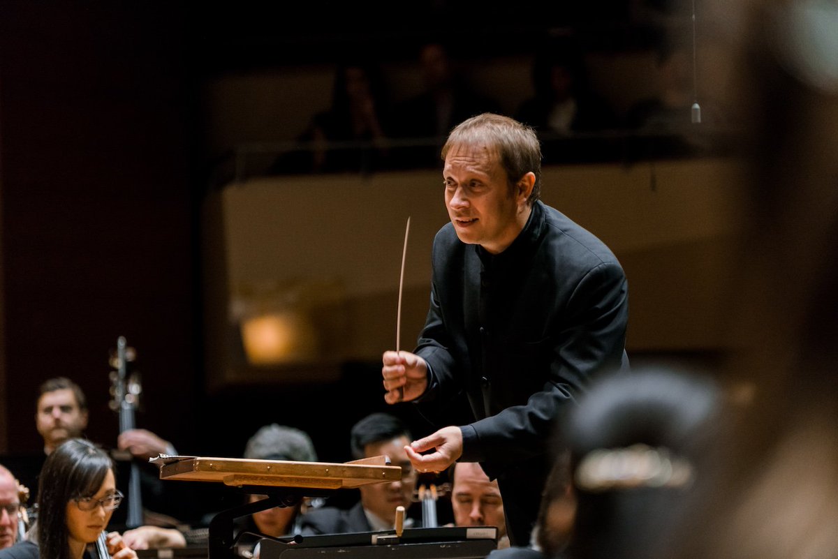 Thrilled to announce @LudovicMorlot will guest conduct #UnderwoodReadings 2019! Composers, apply by 1/15! bit.ly/Underwood2019A…
Morlot—@seattlesymphony music director—has won 2 GRAMMYs & led premieres like #JohnLutherAdams Become Ocean, @annaclyne's Vln Concerto, & many others.