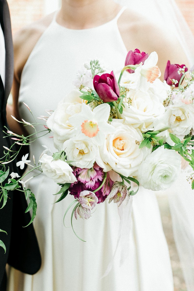 We love spring weddings! Read more on a wedding we did last March. bit.ly/2RB3SdL