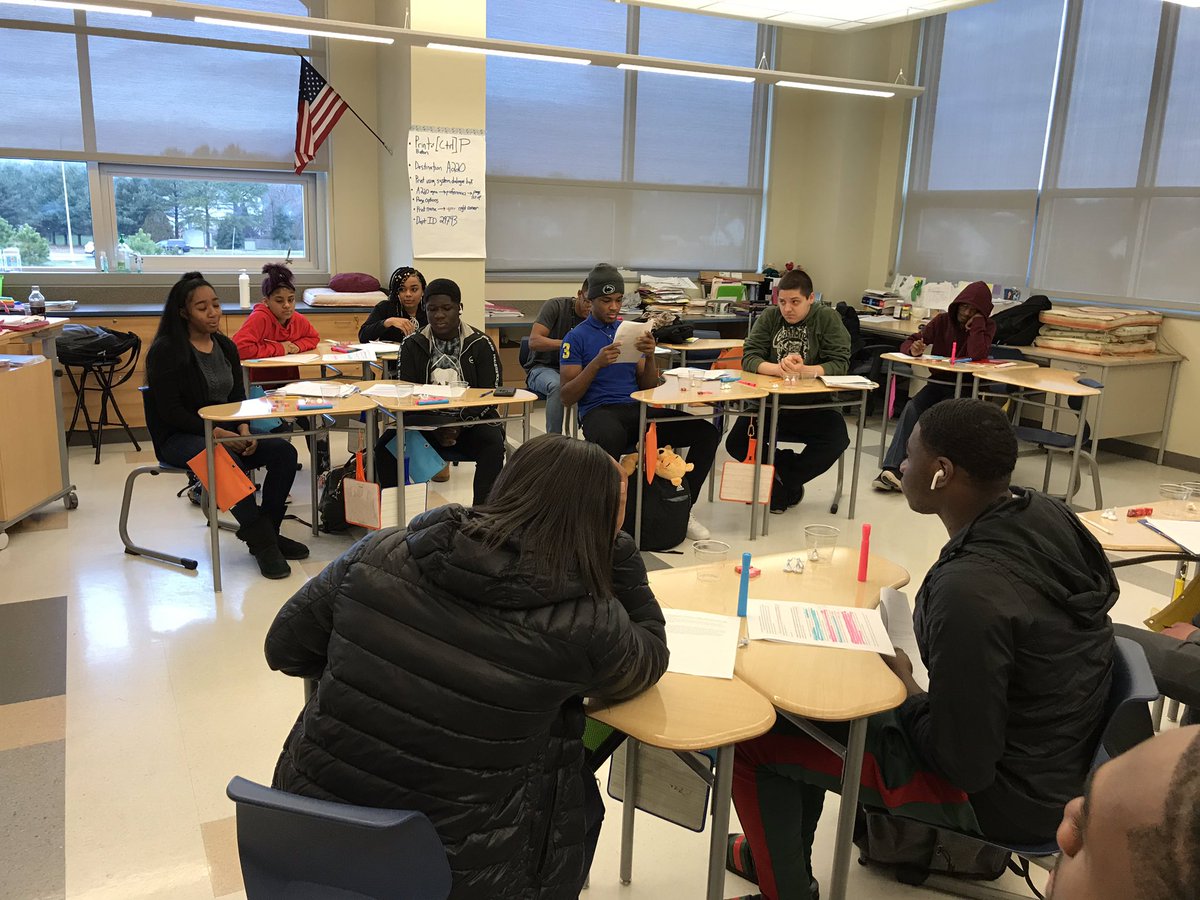 sharpe_terri's tweet photo. Ss participating in the HYS of Socratic Seminar in ELA 11. Ss did all the talking and generating of questions, claims and counter claims related to Blackfish. Nice work! #dhsshoutout #shouldabeenasenator https://t.co/Ys9Ld7CUWw