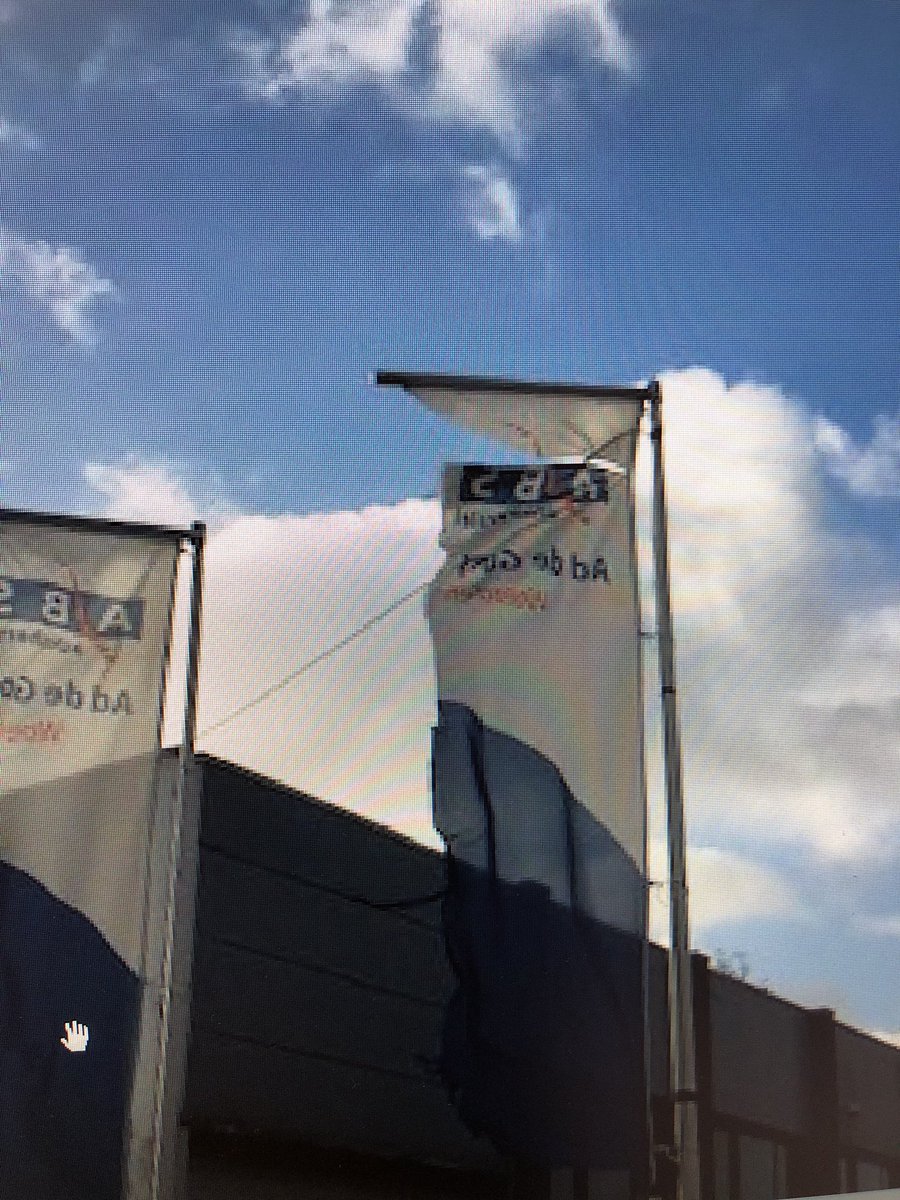 Schade aan vlaggen en mast door ilegale kabelplaatsing door #ziggo . Reclameren bij #ziggo heeft geen nut, #kluitjeinhetriet #zoekhetuit #tekleinomaanteklagen