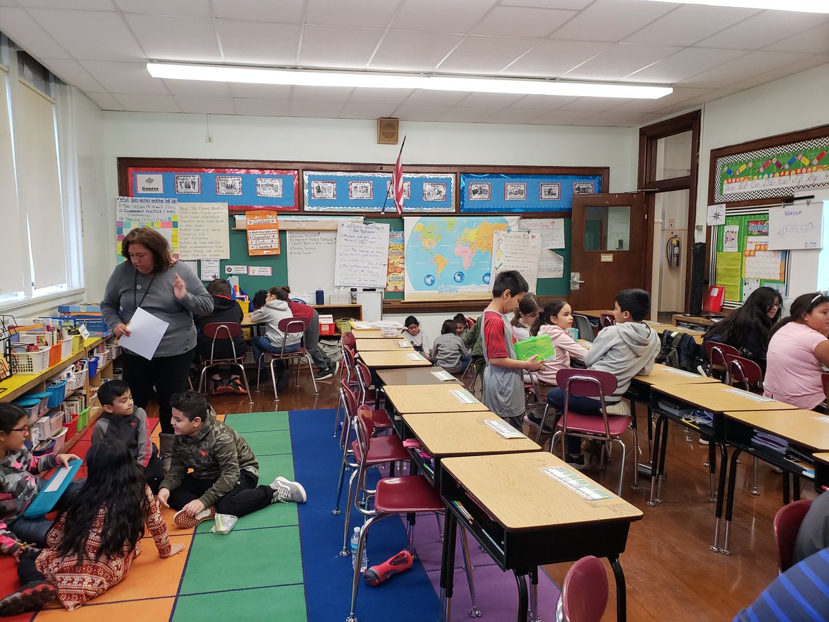 WH_ENL's tweet photo. #Collaboration and #CoTeaching in 4th grade @WHGWashington! Students working in groups to generate questions to research on the Iroquois. #RamPride https://t.co/j3lYNYJB3S