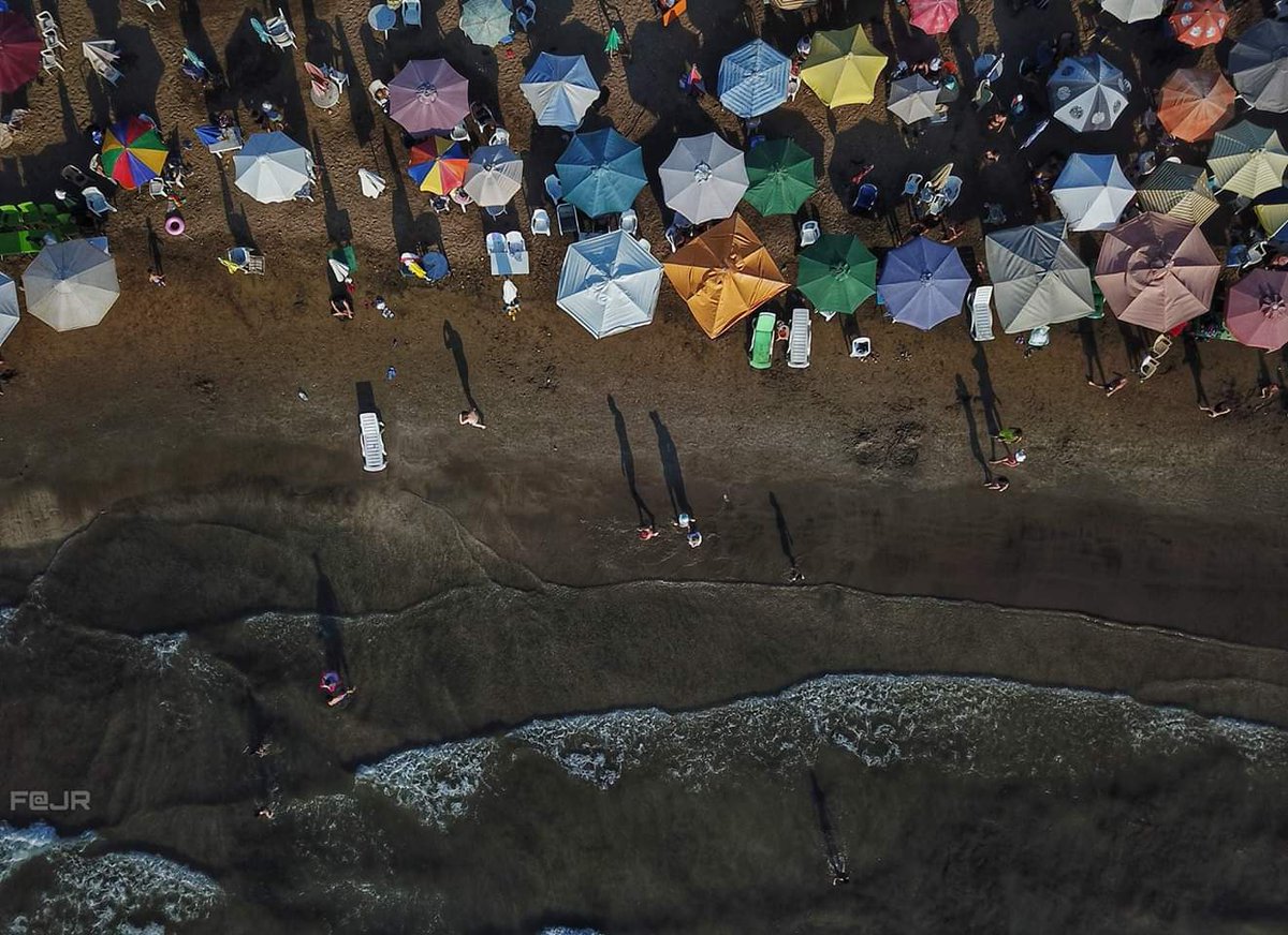 #syria #syrianarabrepublic #tartous #golden_sands_beach #Beach #people #swimming #summer #umbrellas #shades 
#streetstory #streetstyle #streetmagazines #streetphoto #streetphotography #photography #drone