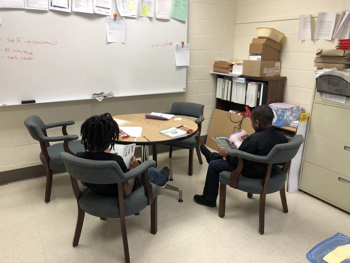 LeeLions's tweet photo. Part 2: Leaders Lounging with Literacy at Lee aka read around the school! Danuel Berkley addresses the younger grades. https://t.co/9dcBlGvdPZ