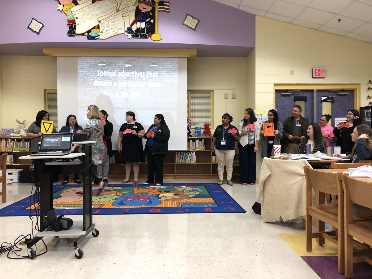 NjohnsonPierce's tweet photo. Our 3rd grade teachers, Mrs, Tinajero and Ms. Cortez, at the Writing Academy #FunPurposefulLearning #APierceStrong #StaffDevelopment https://t.co/2kM0j8cpsF