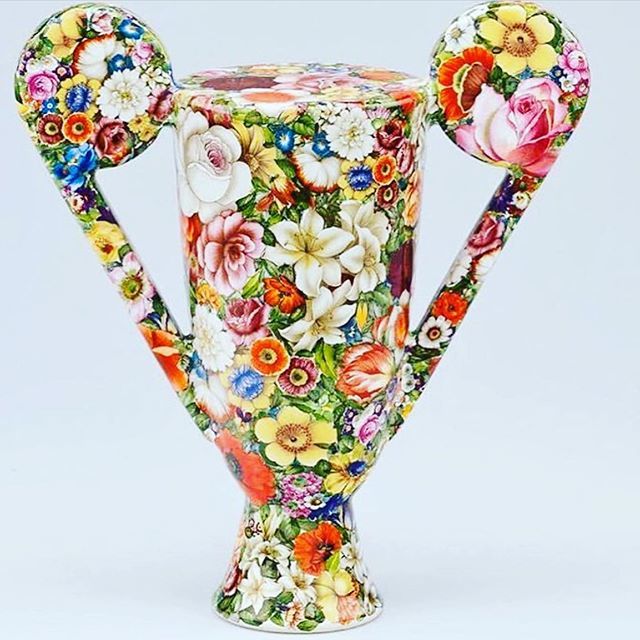 A fantastic creation from the Canadian artist Leopold Foulem.  A recipient of the Order of Canada, he is a master in ceramics with a profound knowledge of the history of art. His approach to his art is full of humour and provocation, and invitation to co… bit.ly/2CXDrH8