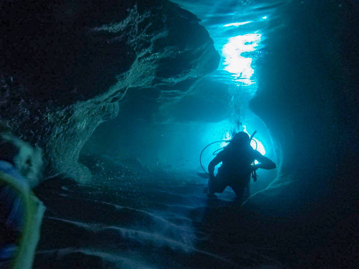 I love diving and swimming in the ocean. It's such a unique release &amp; an exhilarating way to get some exercise and feel at one with nature virg.in/Ukm