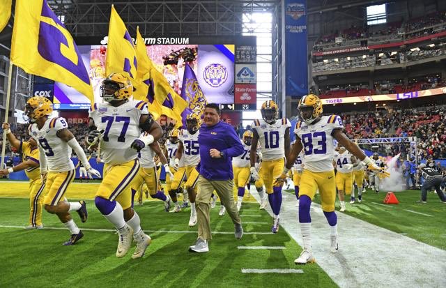 RabalaisAdv's tweet photo. #LSU lands at No. 6 in final AP college football poll of 2018 season, Tigers’ highest final ranking since finishing No. 2 in January 2012. 
 https://t.co/0NZEF5GpDP https://t.co/MJmjk3YHSZ