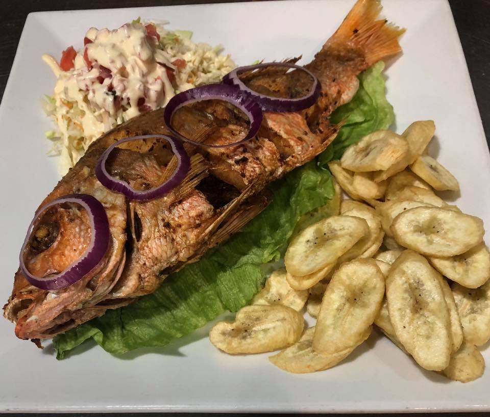 IslasDCaribeRes's tweet photo. Un Delicioso Pescado frito bien sazonadito al almuerzo en Islas del Caribe Restaurante #miami #coralgables #hialeah #karaokeenmiami #miamirestaurants #italianfoodmiami #saborlatino #islasdelcariberestaurant https://t.co/NqoFHYQpiM https://t.co/9JlfYtrAIi