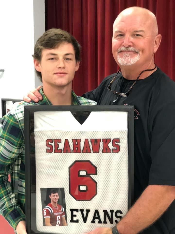 ColtonEvans18's tweet photo. Had a great season with some great people, we made history at Franklin county high school💯 https://t.co/iLWsKXIMu1