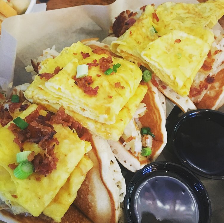 bobsdaughter's tweet photo. "Brangelina" may be dunzo, but "Pacos" are forever.

Discover the greatest love story of our generation in the newest #HipsterHack for @HoweMpls 

#minneapolis #mpls #mplsfood #brunch

https://t.co/sfV6wBd7RM https://t.co/HFEJ8r3v40