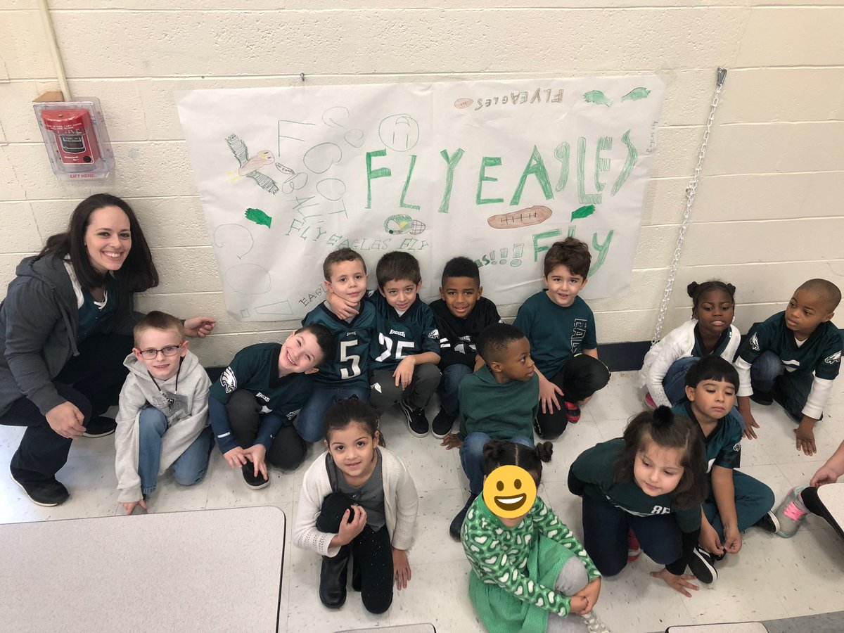 MES_EPTSD's tweet image. We are super excited for our #eagles pep rally today! #FlyEaglesFly #eptsd @Eagles @EaglesCheer #schoolspirit