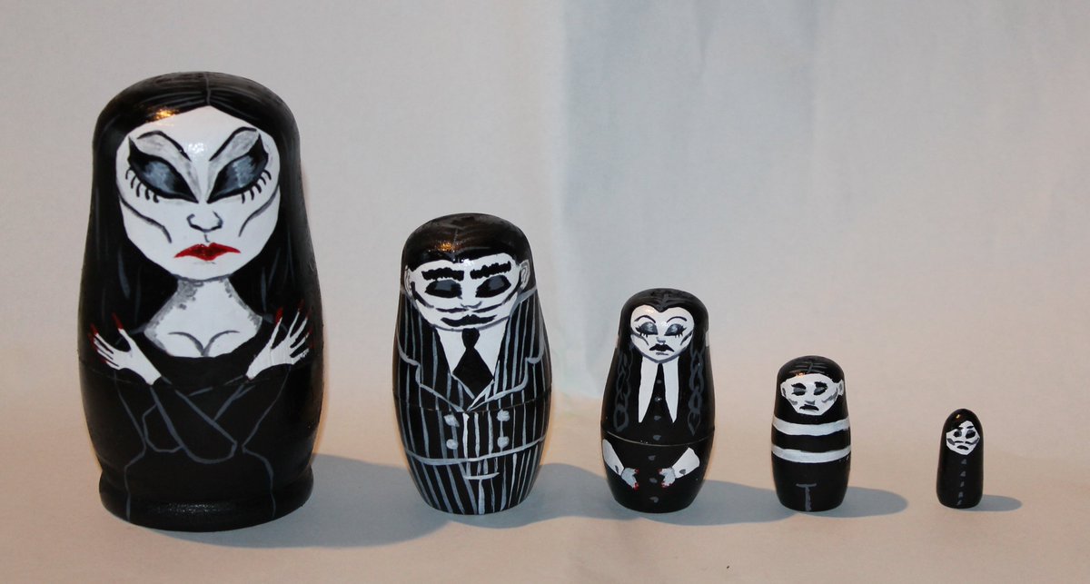 deardarkling.com/category/the-l…
#lustlist #gothicgifts #addamsfamily #addamsfamilynestingdolls #goth #gothicart #gothlife
charliescrazycouturte.com