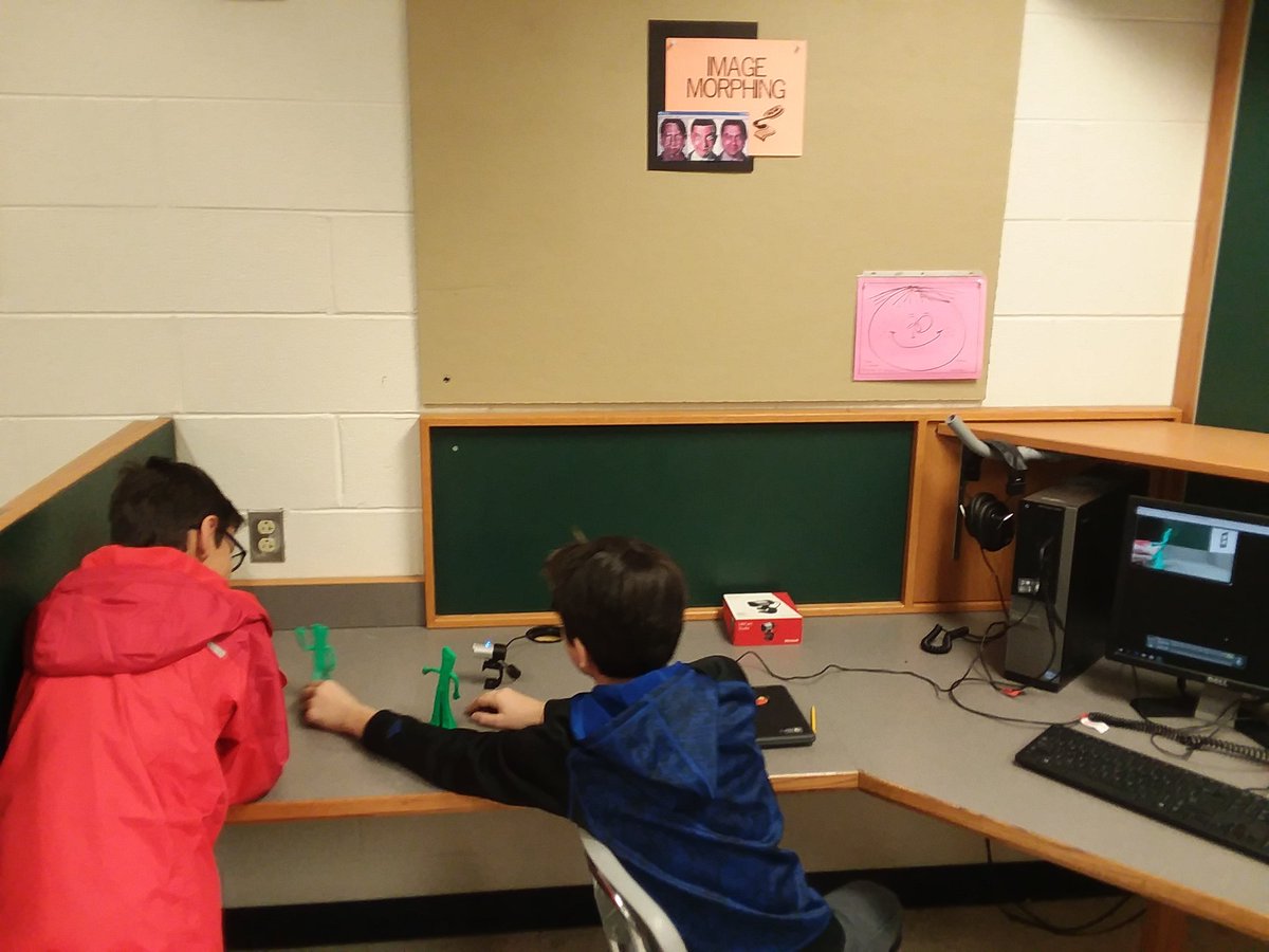 SmmS_TECHED's tweet photo. 7th Grade Module "Exploration",  12 [45 minute] stations x 2 = 24 students. Students are extracting DNA, CNC milling, stop-motion movie making, monster truck commercial creating, etc something for everyone!! #SOARPL @Smarts_Mill #pitsco @LCPScte https://t.co/zFNLt25cou