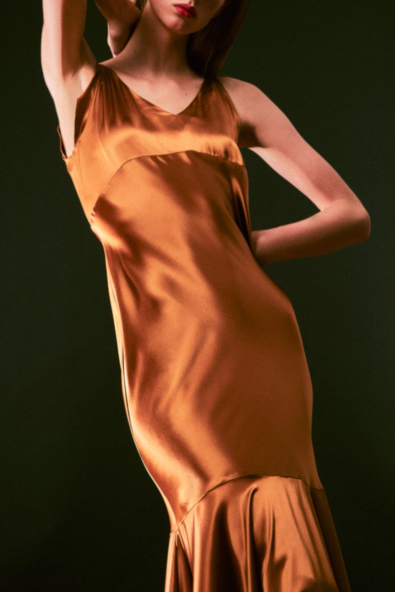 The Seasonal #Sale Continues: Now up to 70% off. Discover the selection: theline.com/collections/sa… #theline