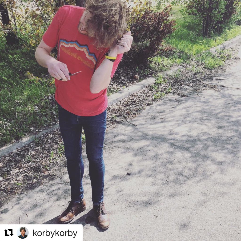 Get a ticket and show up early for possible hijinks and shenanigans! Ticket link in bio・・・
Repost: <a href="/korbykorby/">korby</a> 
Tonight’s show at <a href="/audiolabboise/">audio lab studios</a> is SOLD OUT. Celebrating with a pre show self haircut in the parking lot. Been needing to do this for weeks let’s be honest