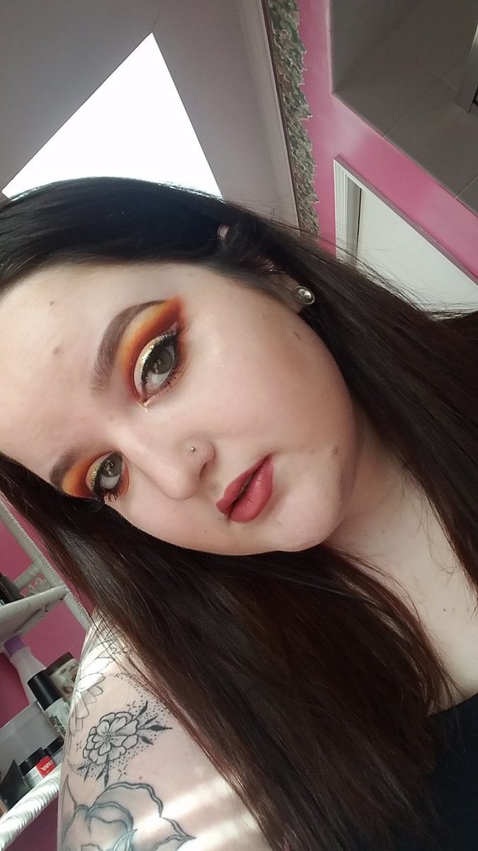 Hi @jamescharles I sister slaved over this look so plz look at it !! I am LIVING for the #jamescharlespalette 🎨