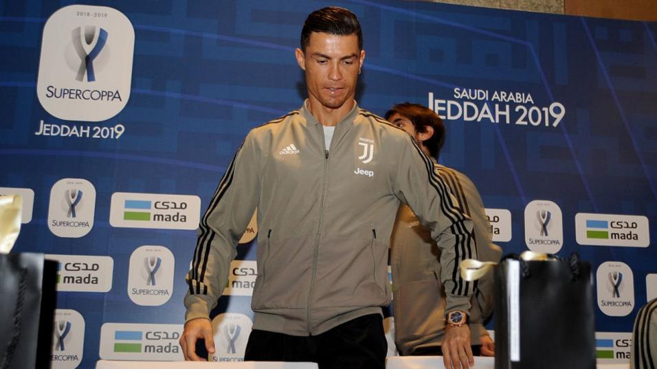 Já teve muitos títulos conquistados na sua carreira, tanto no Manchester United, como no Real Madrid, e amanhã, quer conquistar o seu primeiro título com a camisola da Juventus. Boa sorte Cristiano! 🇵🇹🐐
#GOAT #CR7Juve #JuveMilan #SupercoppaItaliana