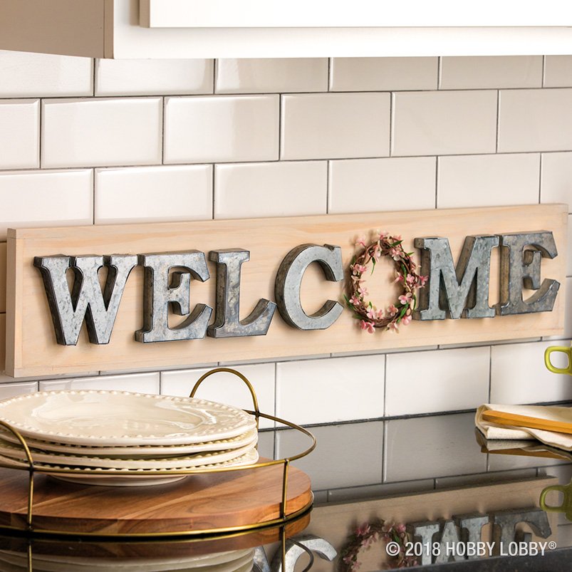 HobbyLobby's tweet photo. A world of wooden wonder awaits with pallet art! Find ideas: https://t.co/xeNIiedGT7. #HobbyLobbyMade https://t.co/5R7syNzGLo