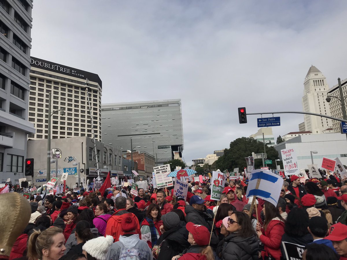 carrlo_oss's tweet image. Be the change you want to see #UTLASrong #UTLAStrikeDay2 #StudentVoice