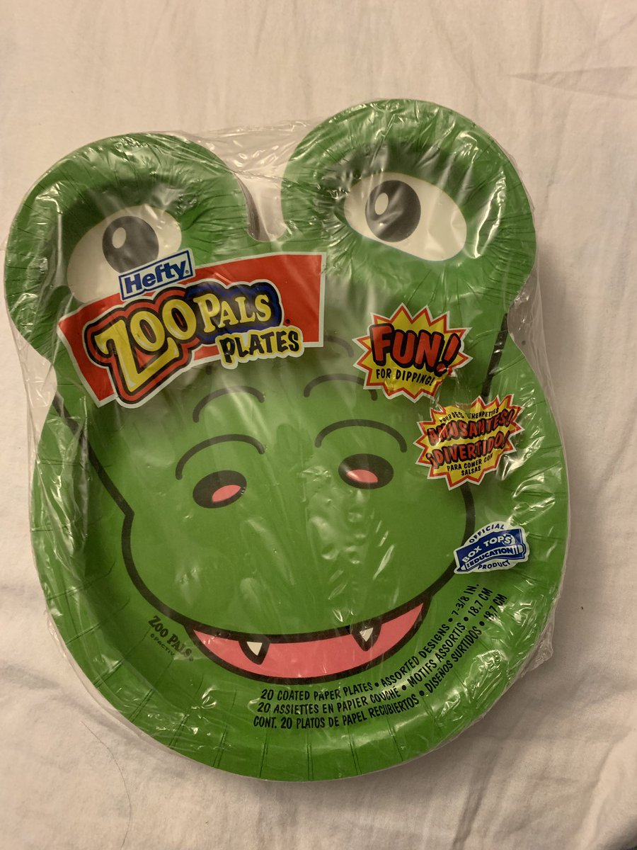 dezzzdavis's tweet image. y’all didn’t eat with these as a kid and it shows