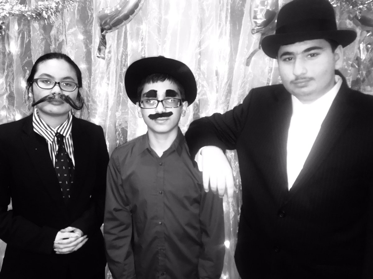 kljteaches's tweet image. Love the guys and dolls in Room 205 - they were the cat’s meow at our Roaring 20s lounge. #inspire67 #historyalive #ncte