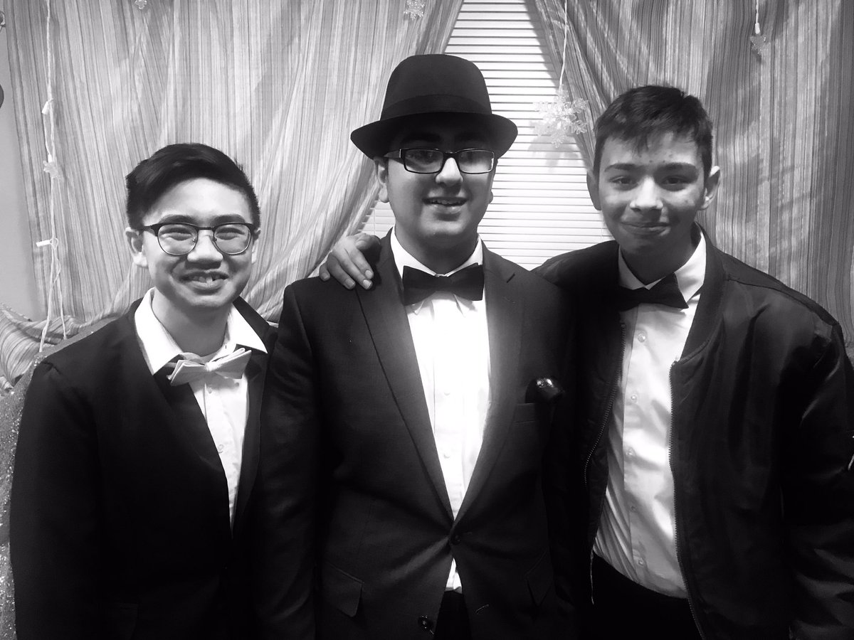 kljteaches's tweet image. Love the guys and dolls in Room 205 - they were the cat’s meow at our Roaring 20s lounge. #inspire67 #historyalive #ncte