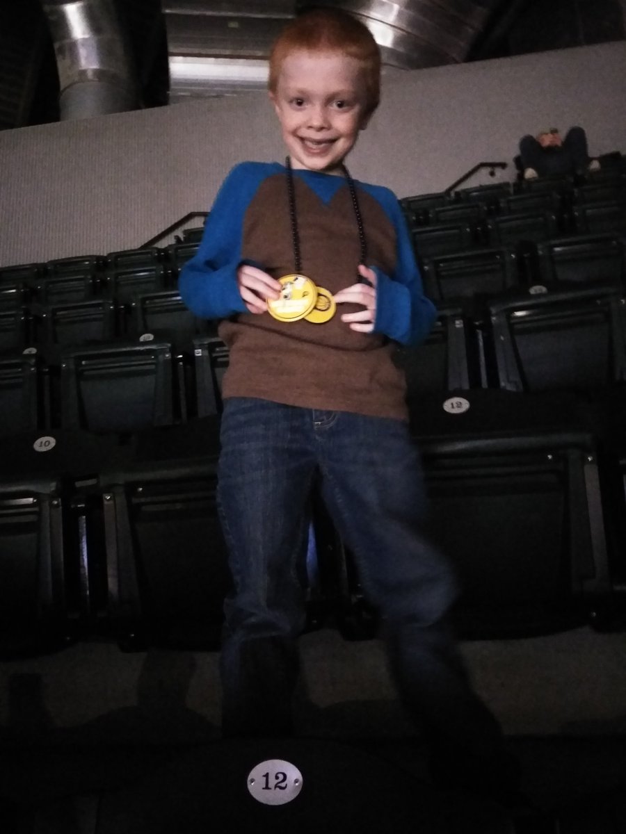 bsue_Bryant's tweet image. He was excited about his first game button and ended up getting a black eye right after 😕
#FirstGameExperience #PacersGameNight #Pacers #PacersWin